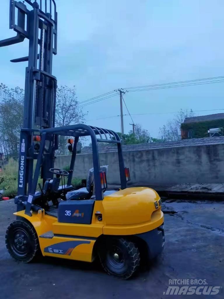 LiuGong CPC 35 Дизелови камиони