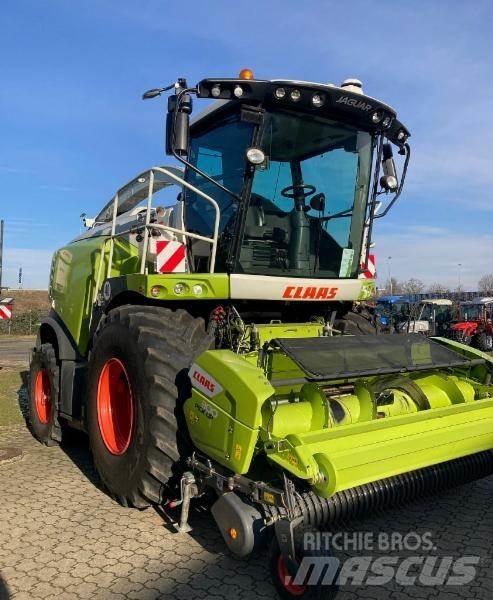 CLAAS JAGUAR 970 Самоходни фуражири