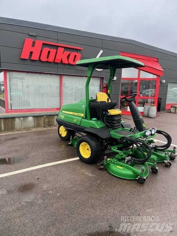 John Deere 7400A Косачки за околни терени на голф игрища