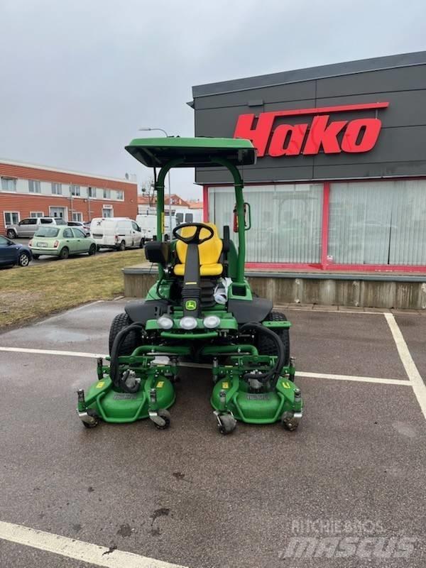 John Deere 7400A Косачки за околни терени на голф игрища