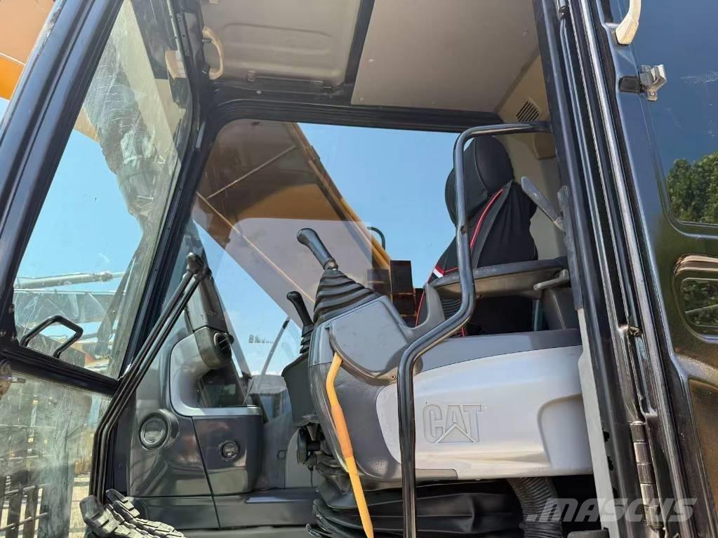 CAT 320 D Верижен екскаватор