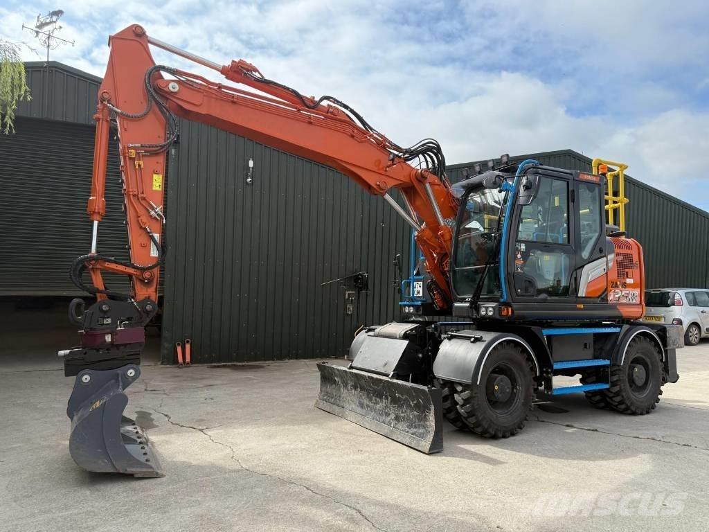 Hitachi ZX 135 W-7 Колесни екскаватори