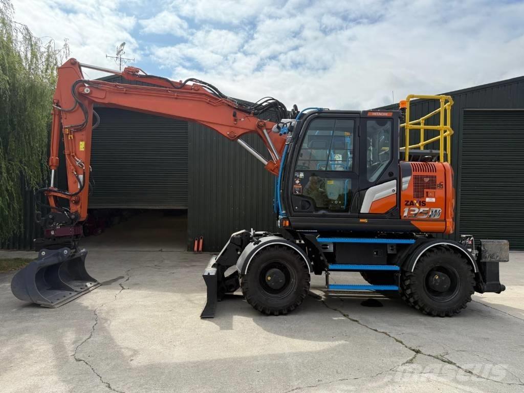 Hitachi ZX 135 W-7 Колесни екскаватори