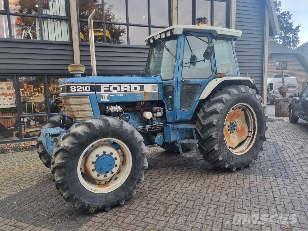 Ford 8210 Трактори