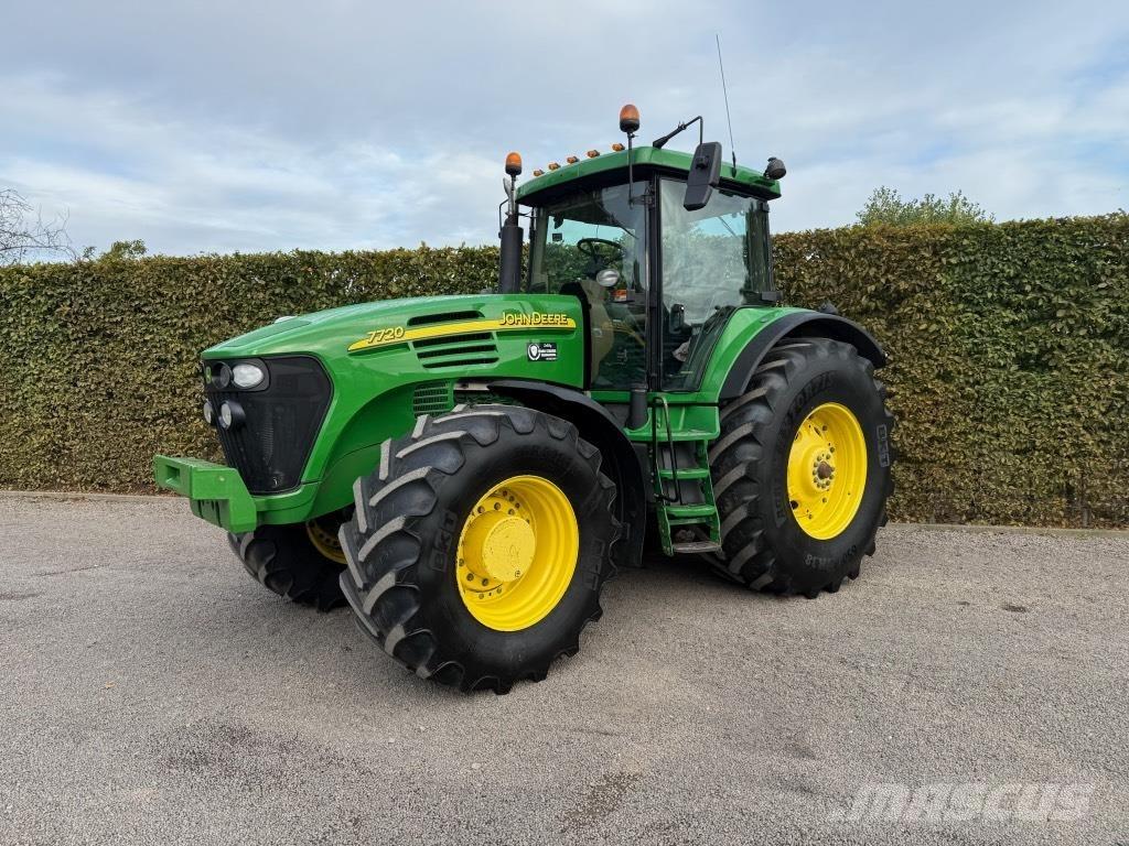 John Deere 7720 Трактори