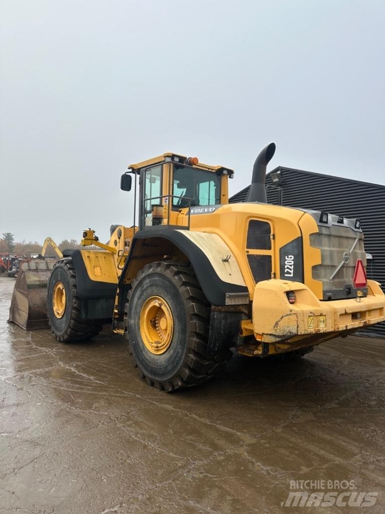 Volvo L 220 G Колесни товарачи