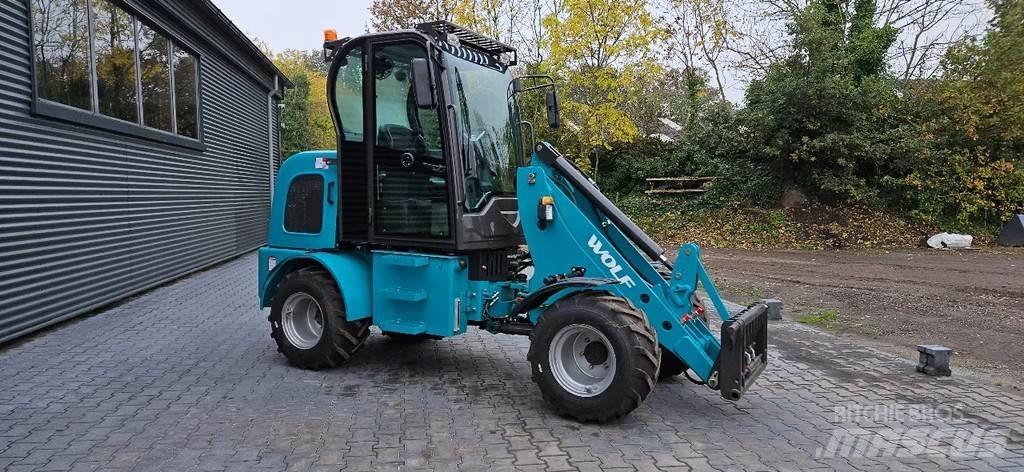 Wolf R906 Колесни товарачи