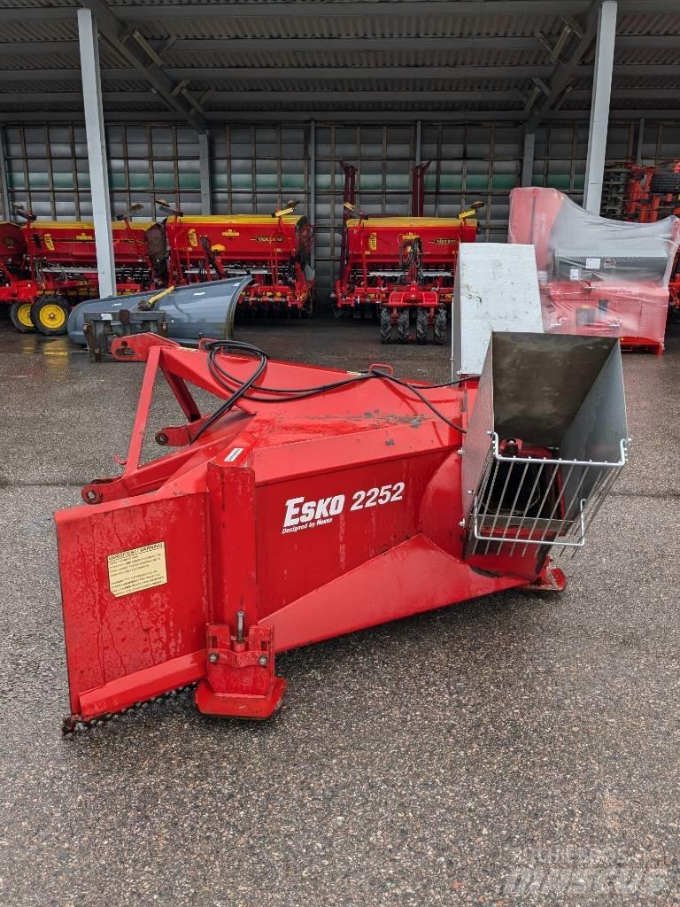 Esko 2252 Снегохвъргачки
