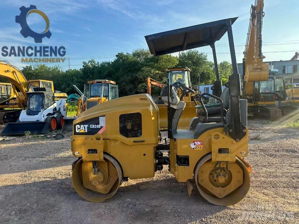 CAT CB 24 B Двойни барабанни ролки
