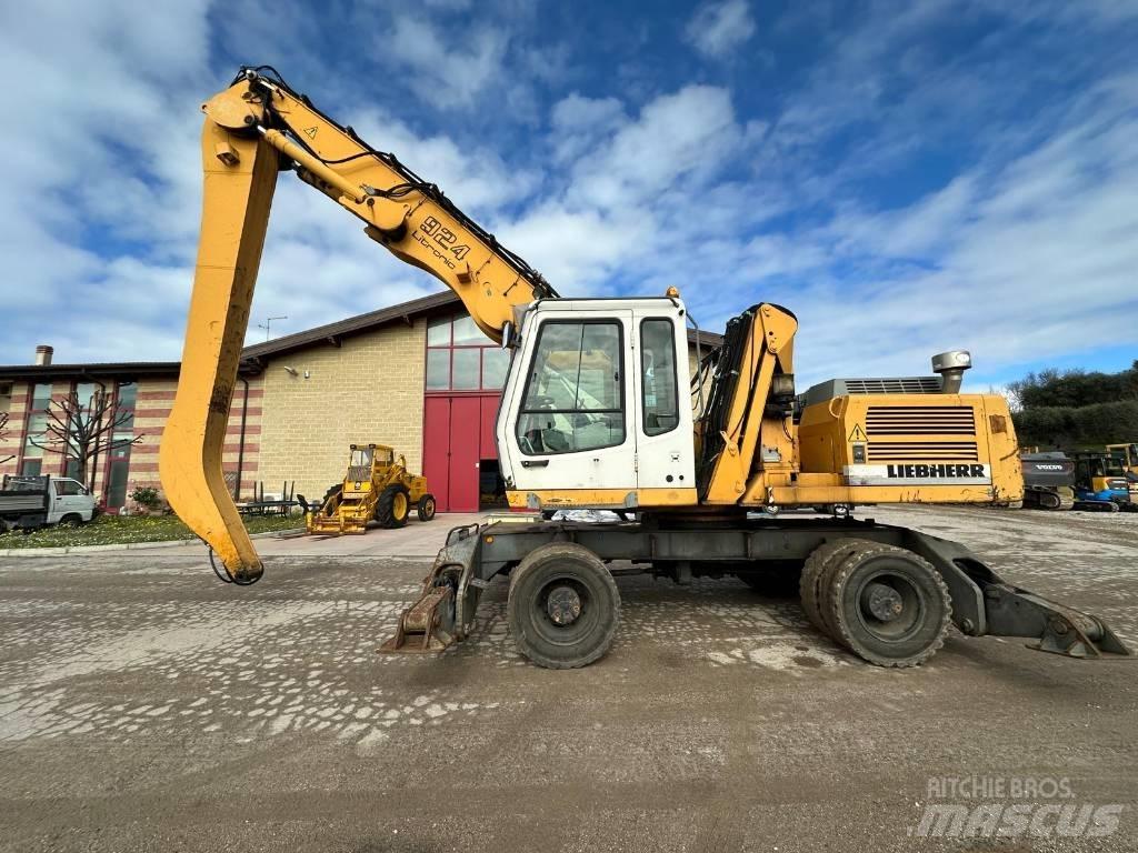 Liebherr A 924 B Оператори на отпадъци/индустрия
