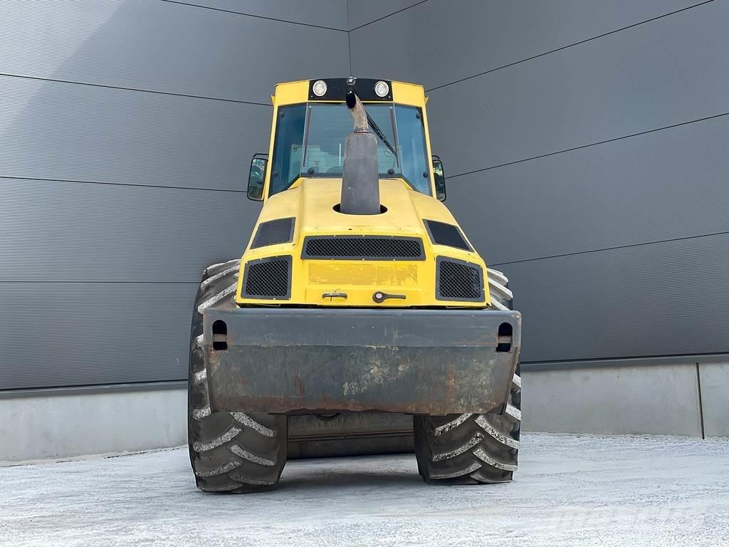 Bomag BW 213 DH-4 Еднобарабанни ролки
