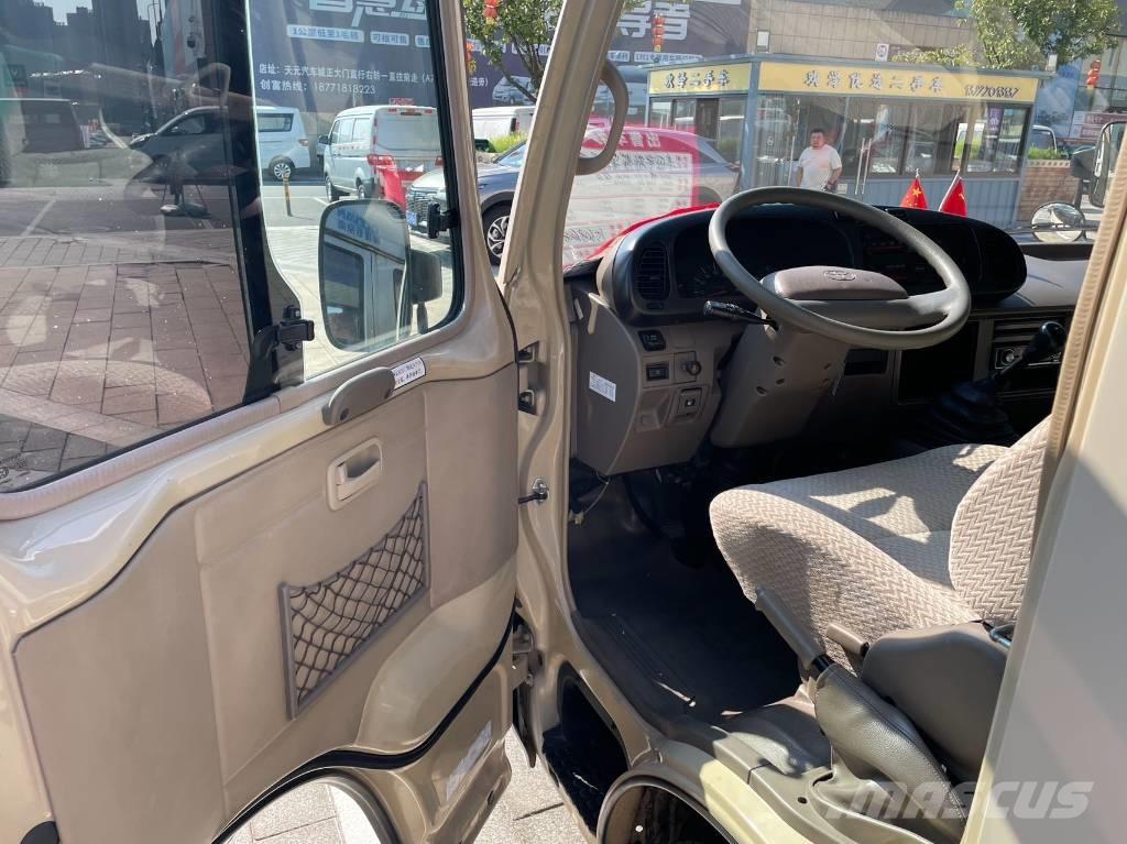 Toyota Coaster Bus Мини бусове