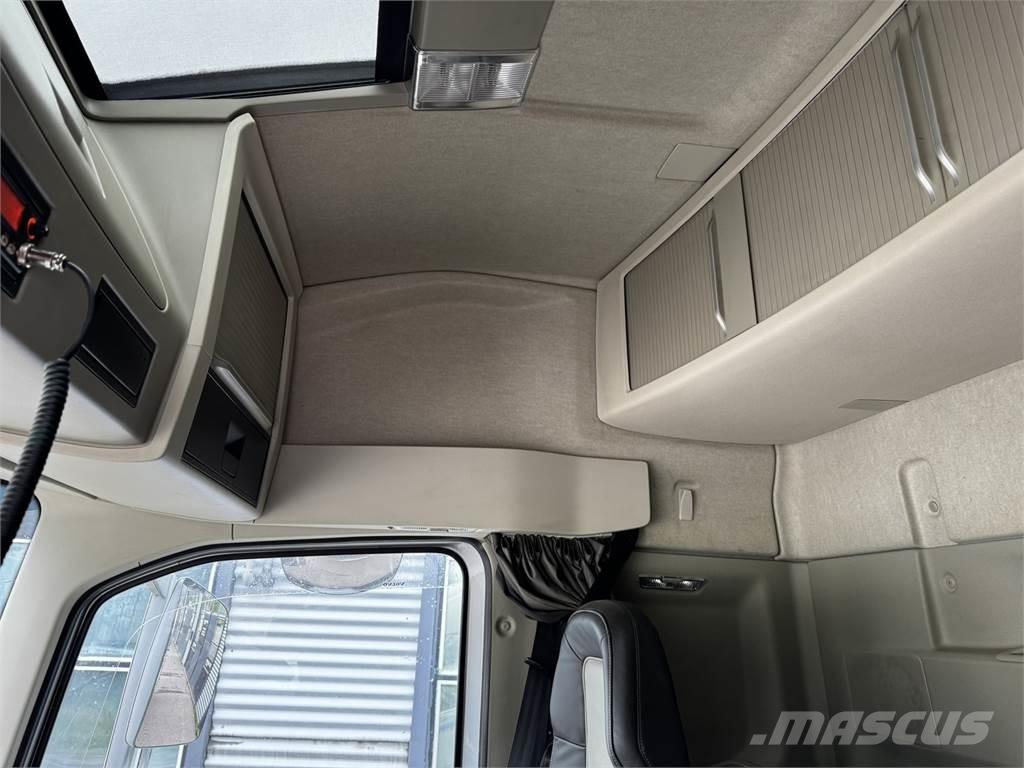 Volvo FH540 8x4 Самосвал