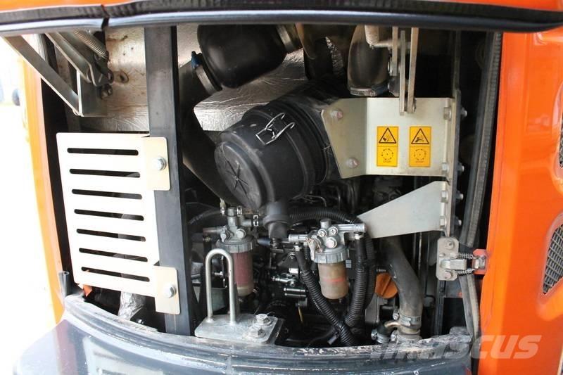 Hitachi ZX 26 U Мини екскаватори < 7 т