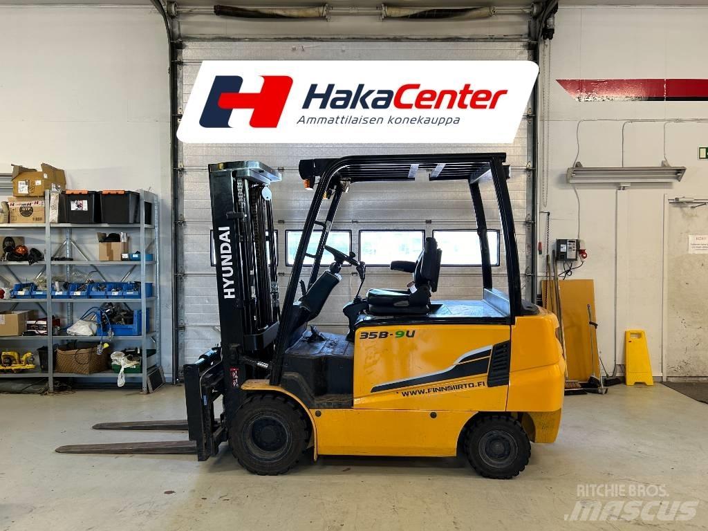 Hyundai 35B-9U Електрически вилични кари-повдигачи