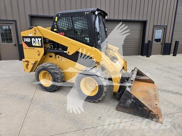 CAT 246D Мини товарачи
