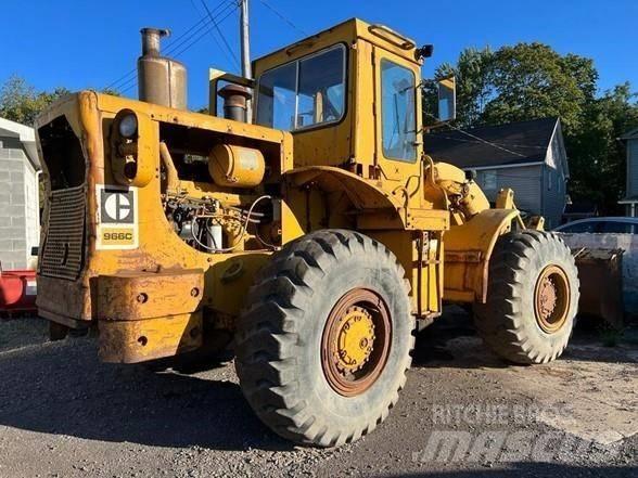 CAT 966 C Колесни товарачи