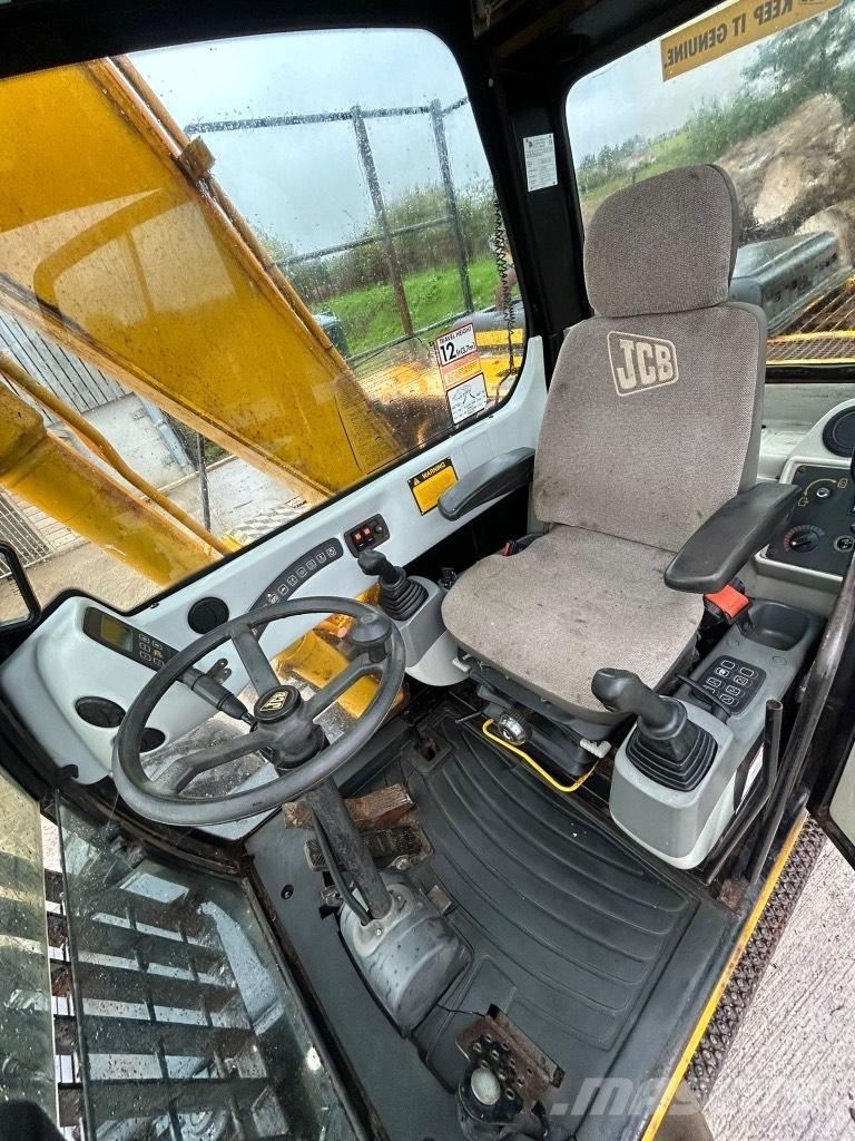 JCB JS 130 W Колесни екскаватори