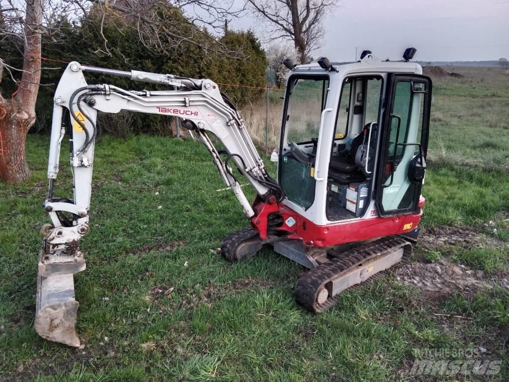 Takeuchi TB 225 Мини екскаватори < 7 т
