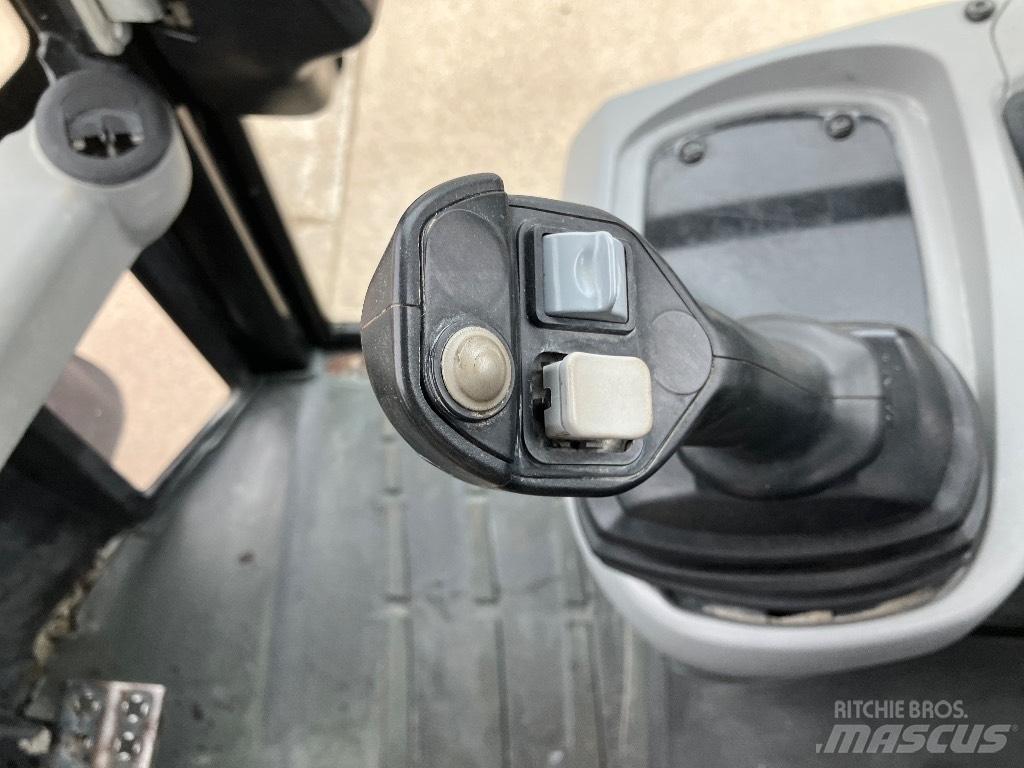 CAT 906 H Колесни товарачи