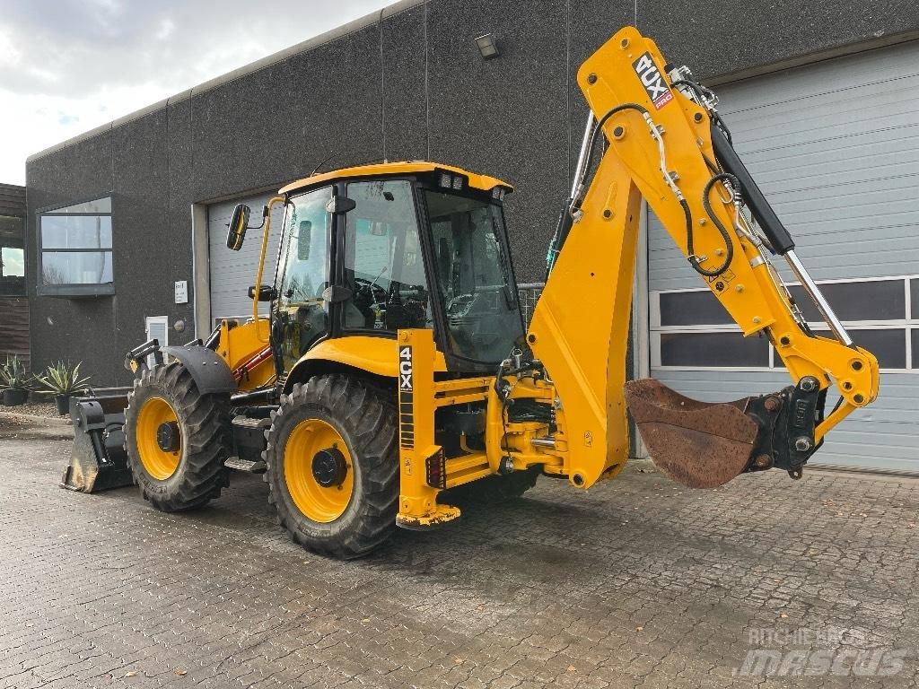 JCB 4CX Pro Товарач със заден ексватор