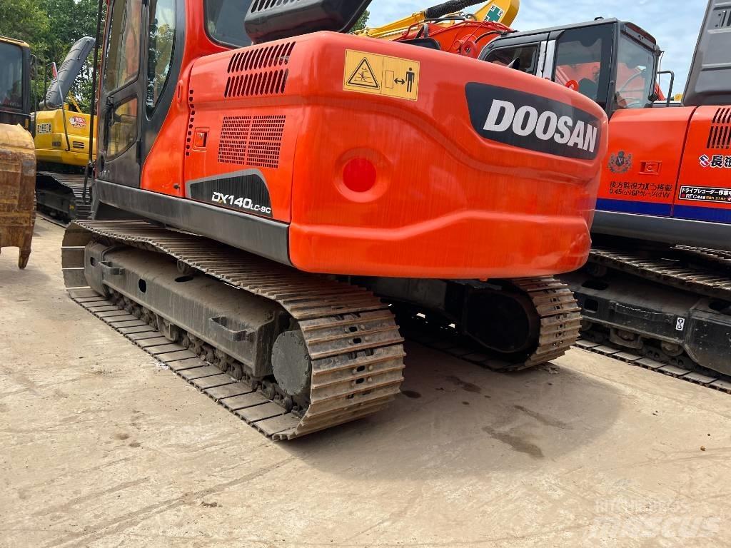 Doosan DX140 Верижен екскаватор