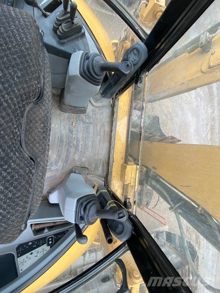 CAT 432 E Товарач със заден ексватор