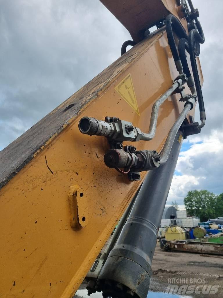 Liebherr R 922 Верижен екскаватор
