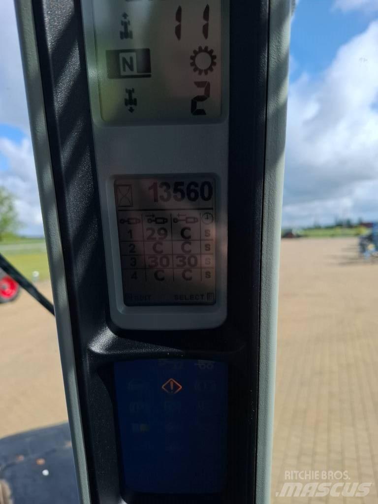 New Holland T 8050 Трактори