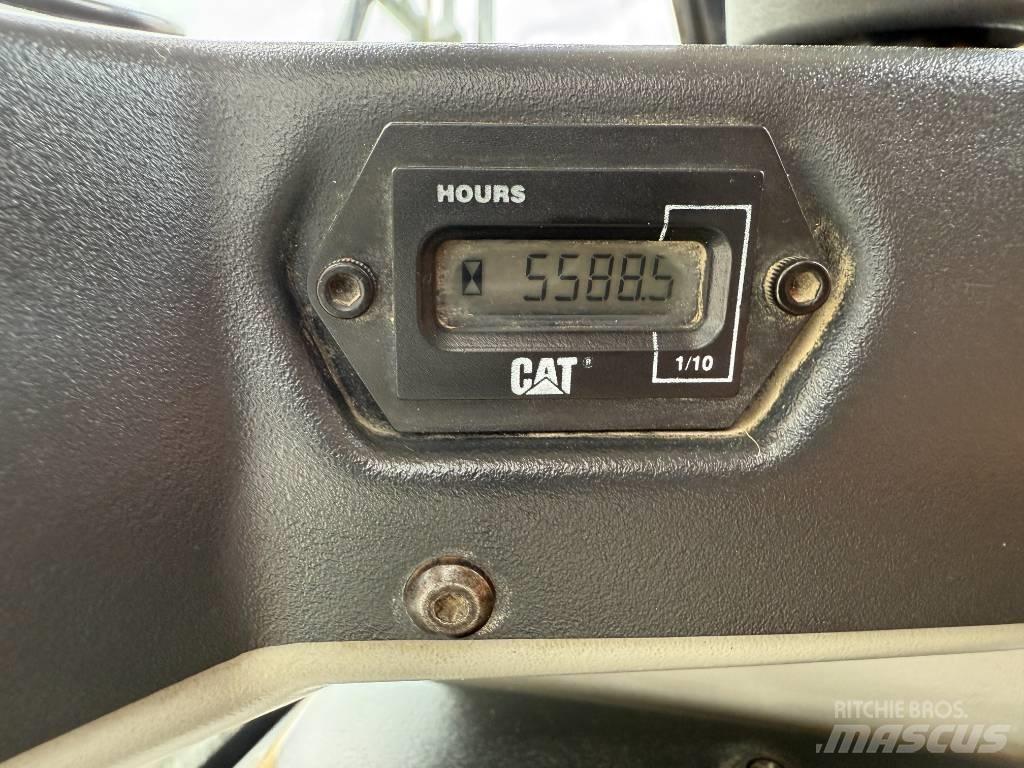 CAT 908 Колесни товарачи
