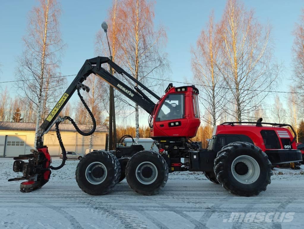 Komatsu 951 Харвестери