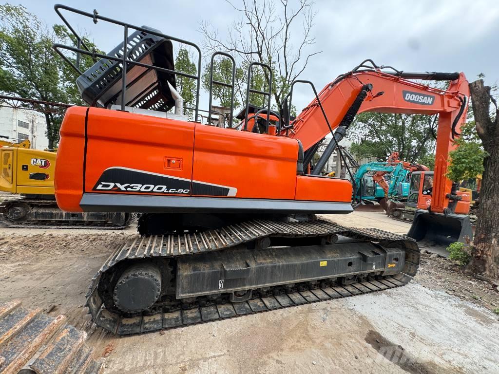 Doosan DX 300 Верижен екскаватор