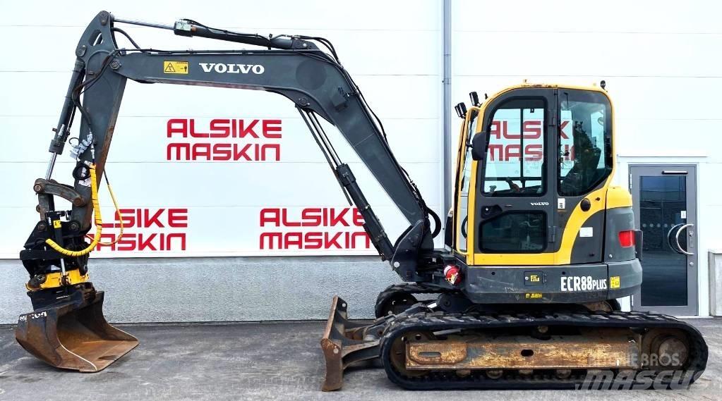 Volvo ECR 88 Средни екскаватори 7т - 12т