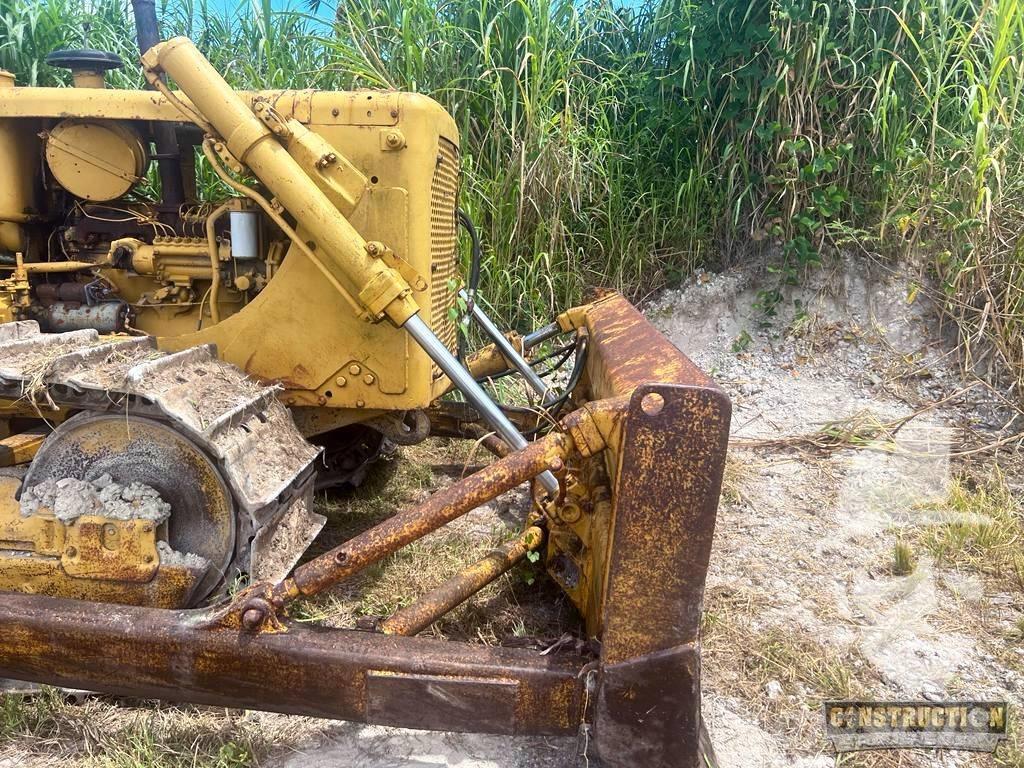 CAT D 6 C Верижни булдозери
