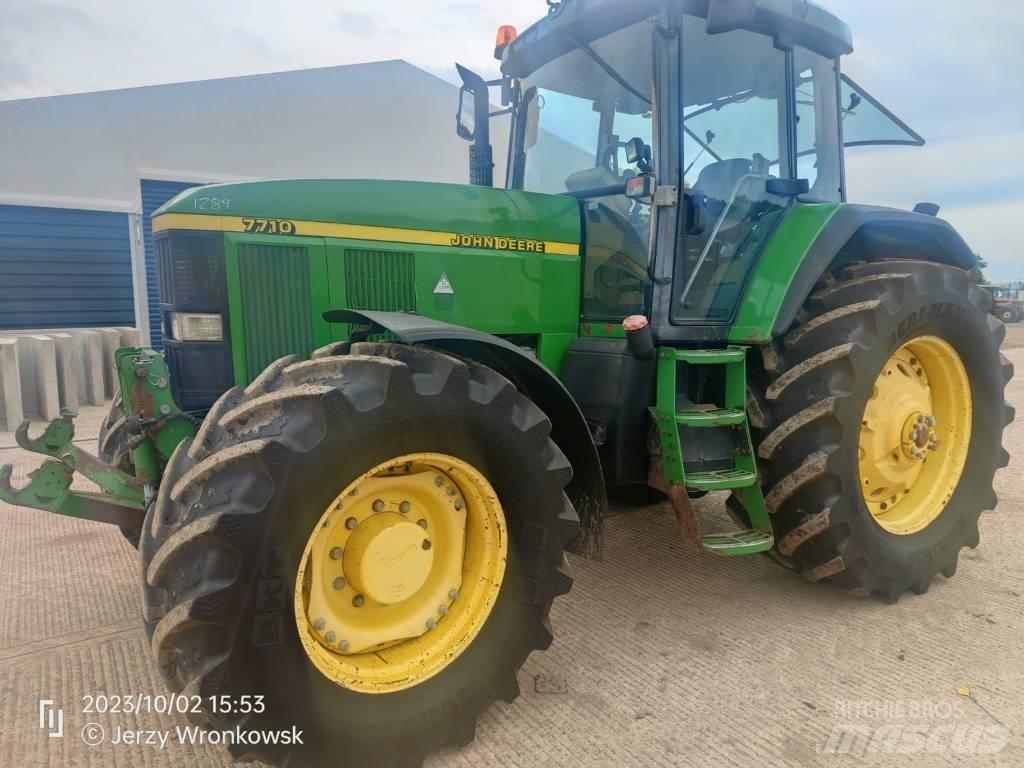 John Deere 7710 Трактори