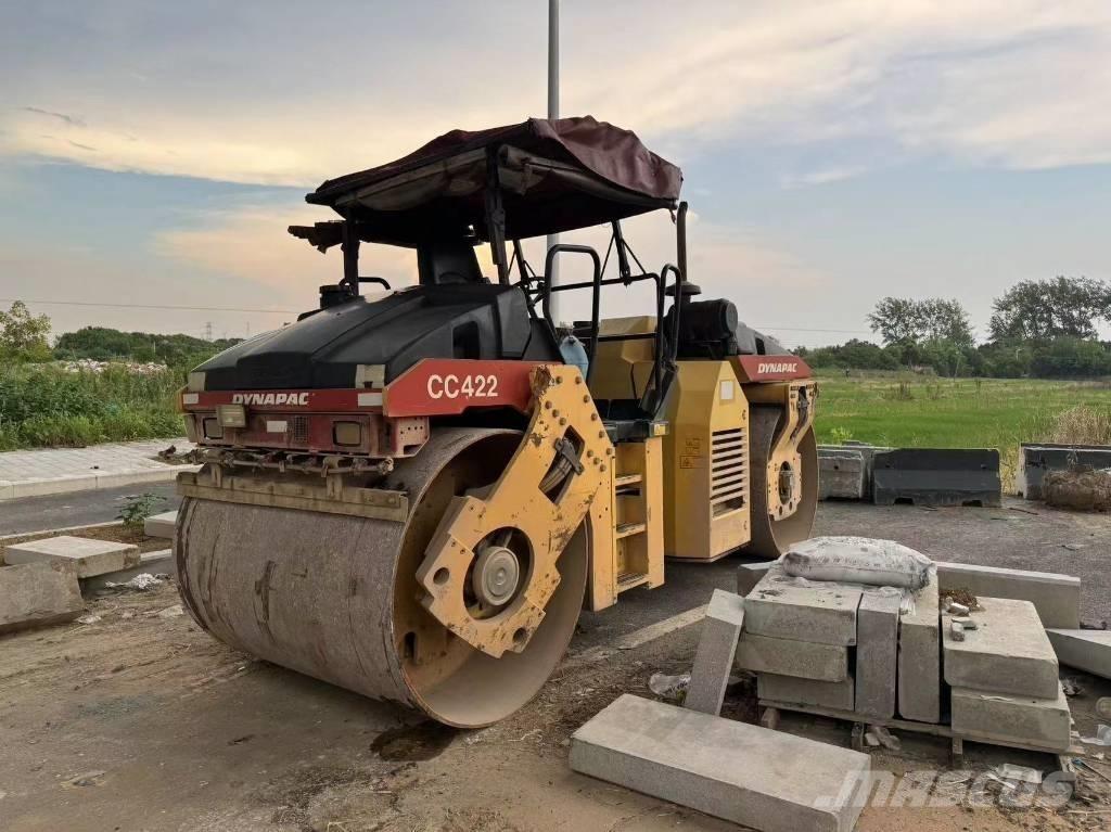 Dynapac CC 422 Двойни барабанни ролки
