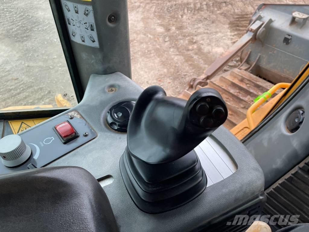 Liebherr PR 746 Верижни булдозери
