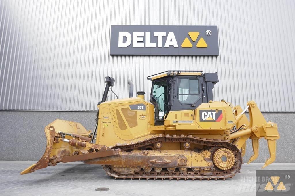 CAT D7E Верижни булдозери
