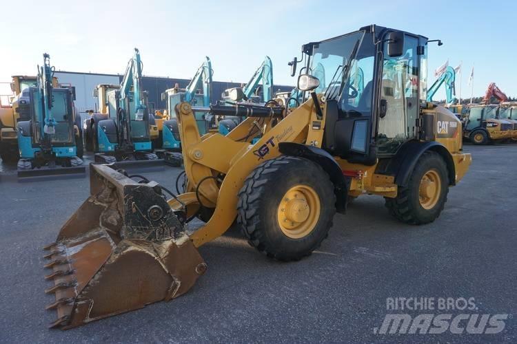 CAT 906 M Колесни товарачи
