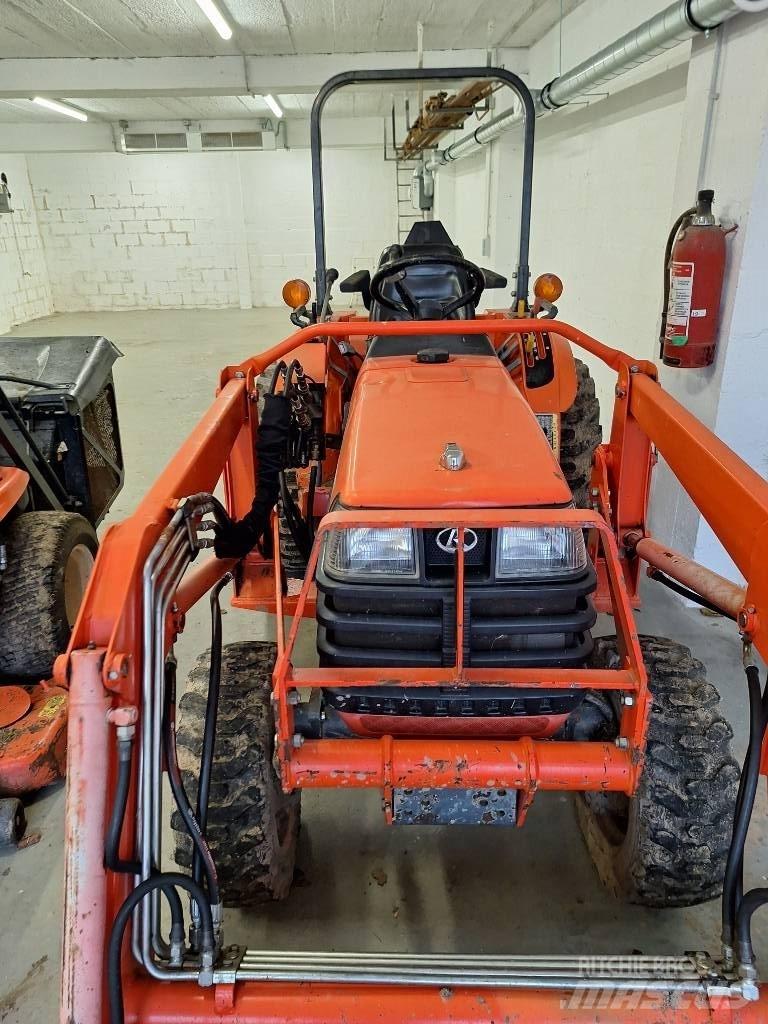 Kubota B 2710 Трактори