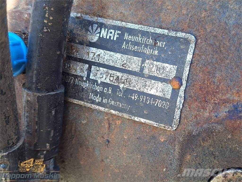 John Deere 1010E Предаване