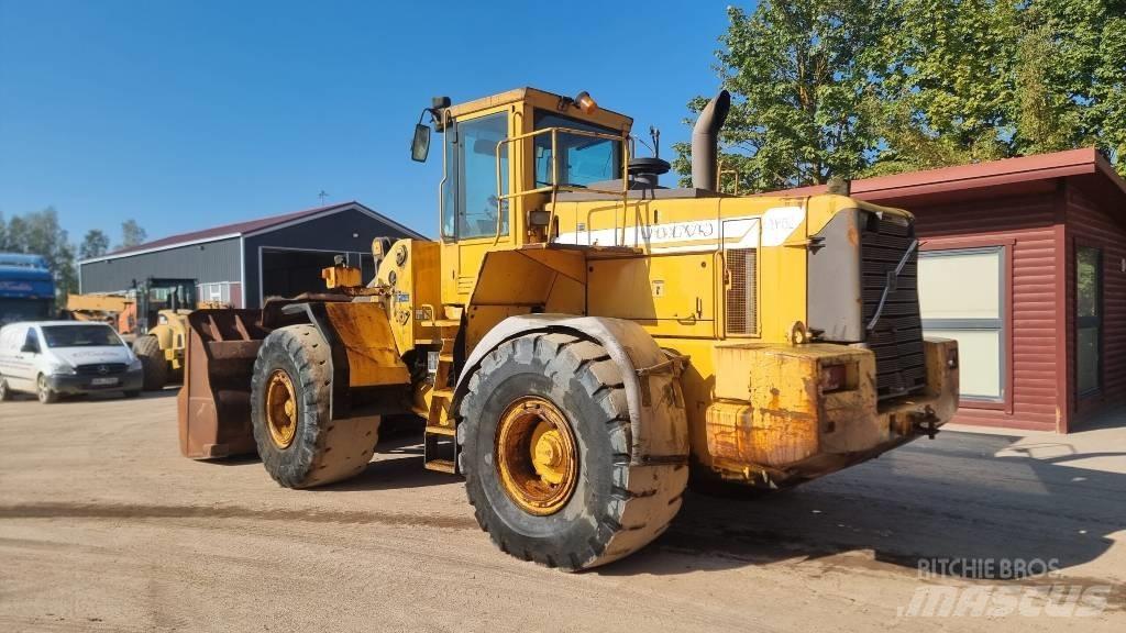 Volvo 180 D Колесни товарачи