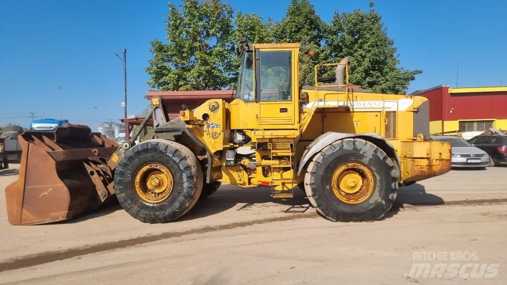 Volvo 180 D Колесни товарачи