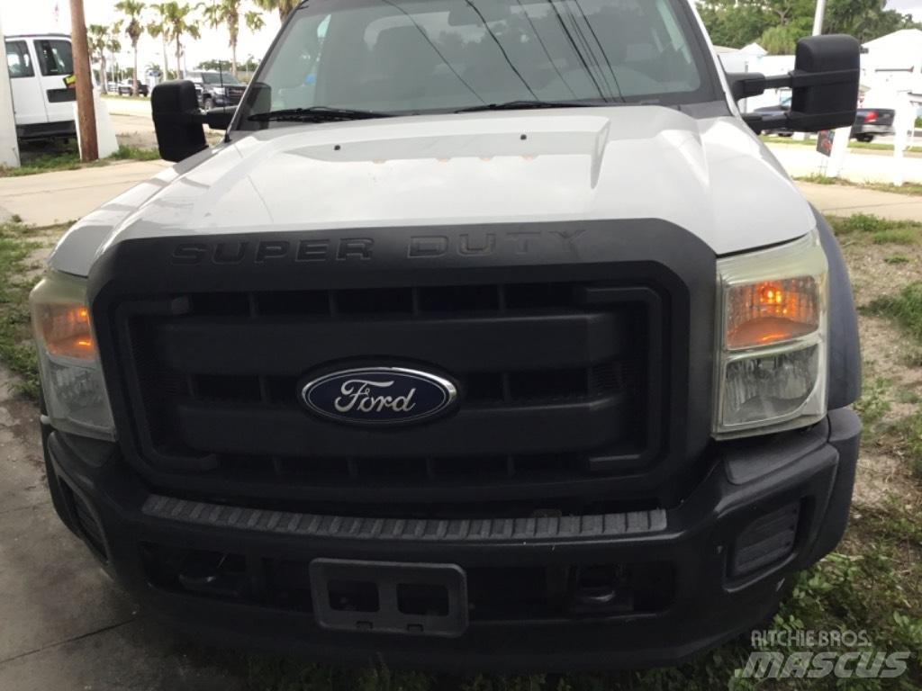 Ford F 550 XL SD Общински/универсални превозни средства
