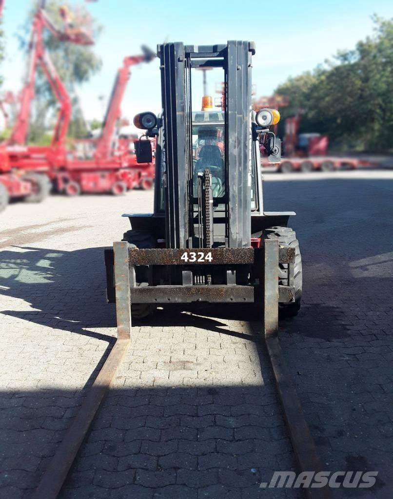 Ausa C 300 H X4 Камиони за херавни местности