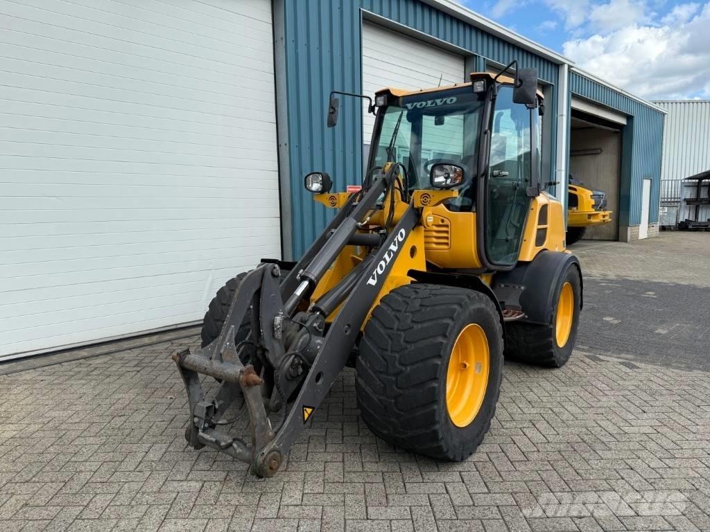 Volvo L 25 F Колесни товарачи