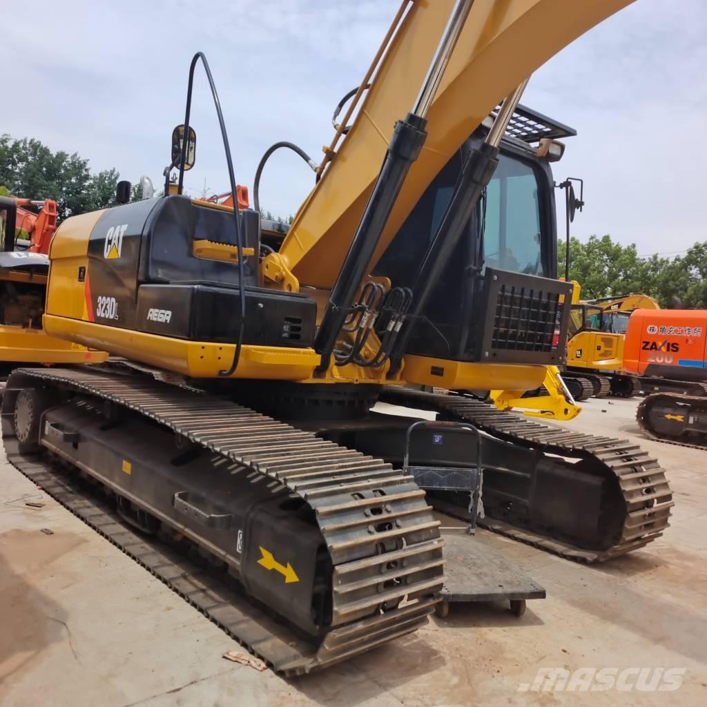 CAT 323 Верижен екскаватор