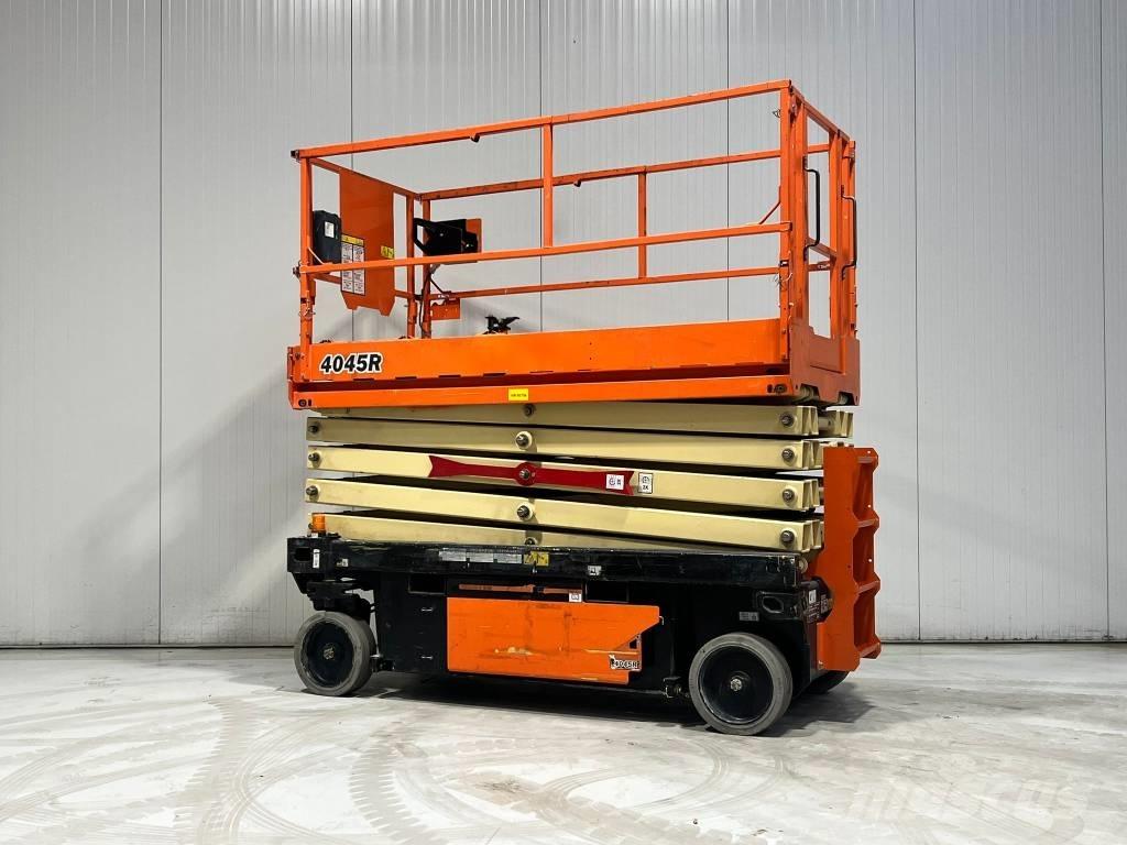 JLG 4045R Ножични работни платформи