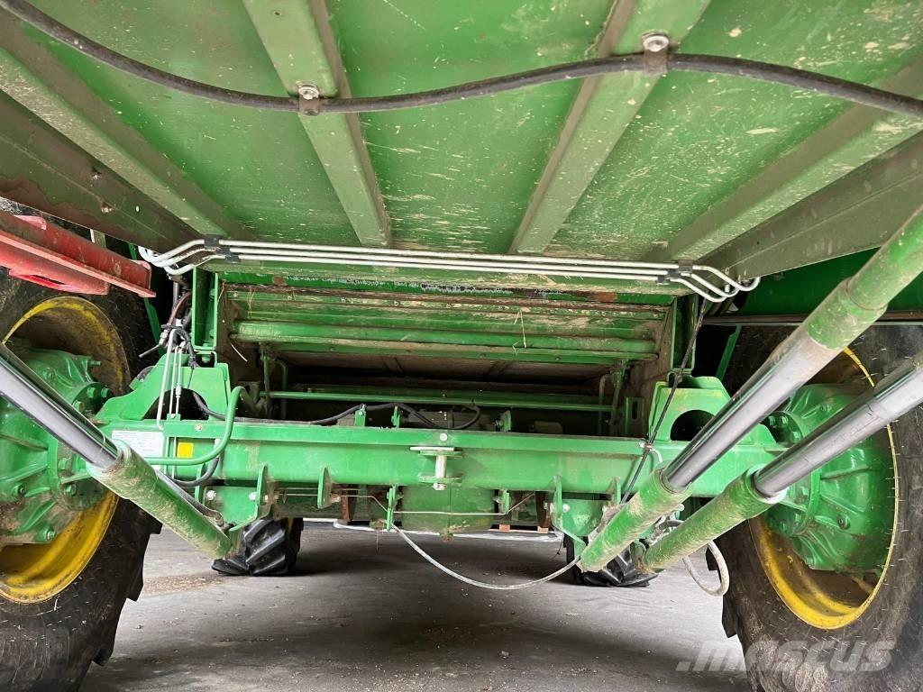 John Deere W 440 Комбайни