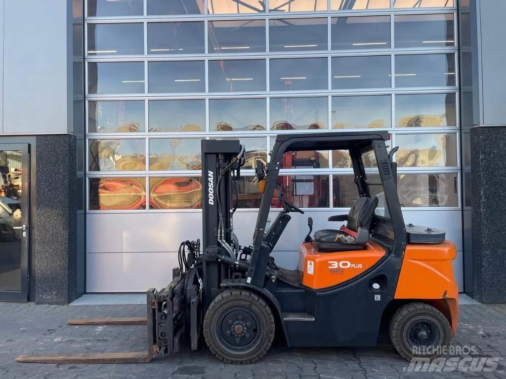 Doosan D30GP Вилични кари-повдигачи - други